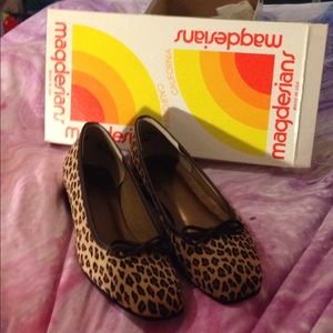California Magdesians cheetah print loafer flats 6
